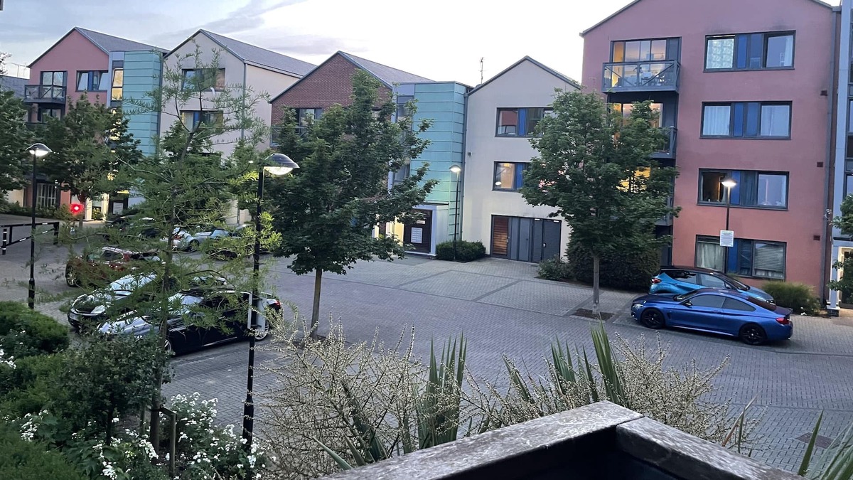 Syon Apartment | Private Bedroom in Isleworth, London. Near SKY & GSK Office