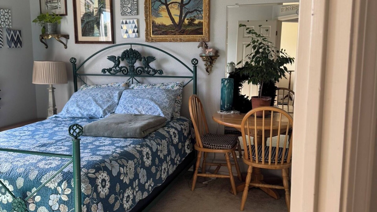 Salinas House | Private Bedroom in Safe, Quiet neighborhood, mature couple hosts