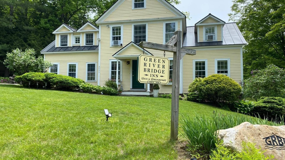 Guilford Bed & Breakfast | Private bedroom in the Green River Bridge Inn. A full breakfast is included.