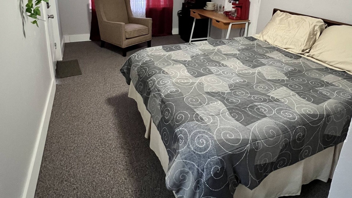Rolla Apartment | Private Bedroom Less Than A Mile from Highway