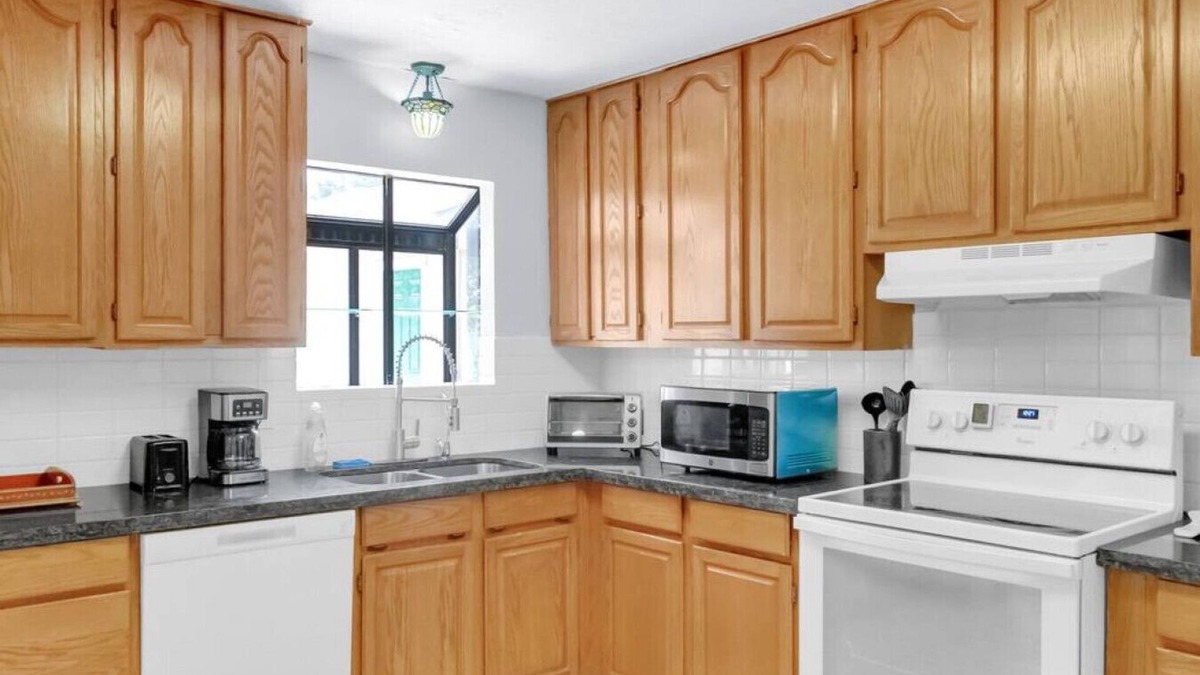 Texas City House | Private Bedroom w/Pool Access # 4