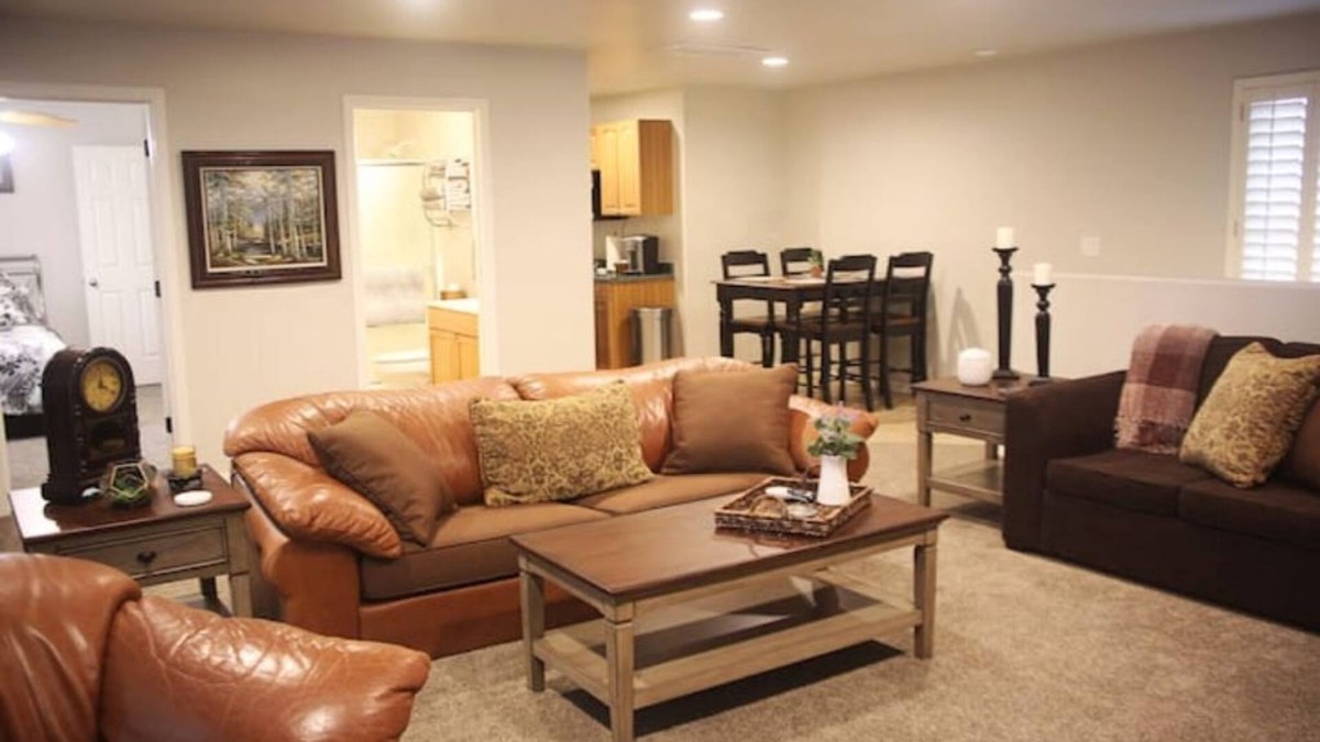 Peoria Apartment | Private Bungalow, separate entrance!