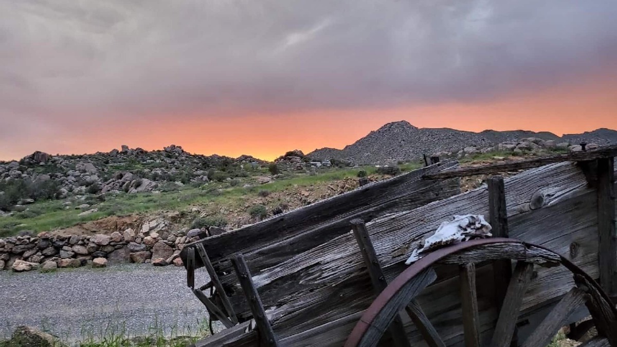 Yarnell House | Private Bunk House with beautiful views in Yarnell Arizona