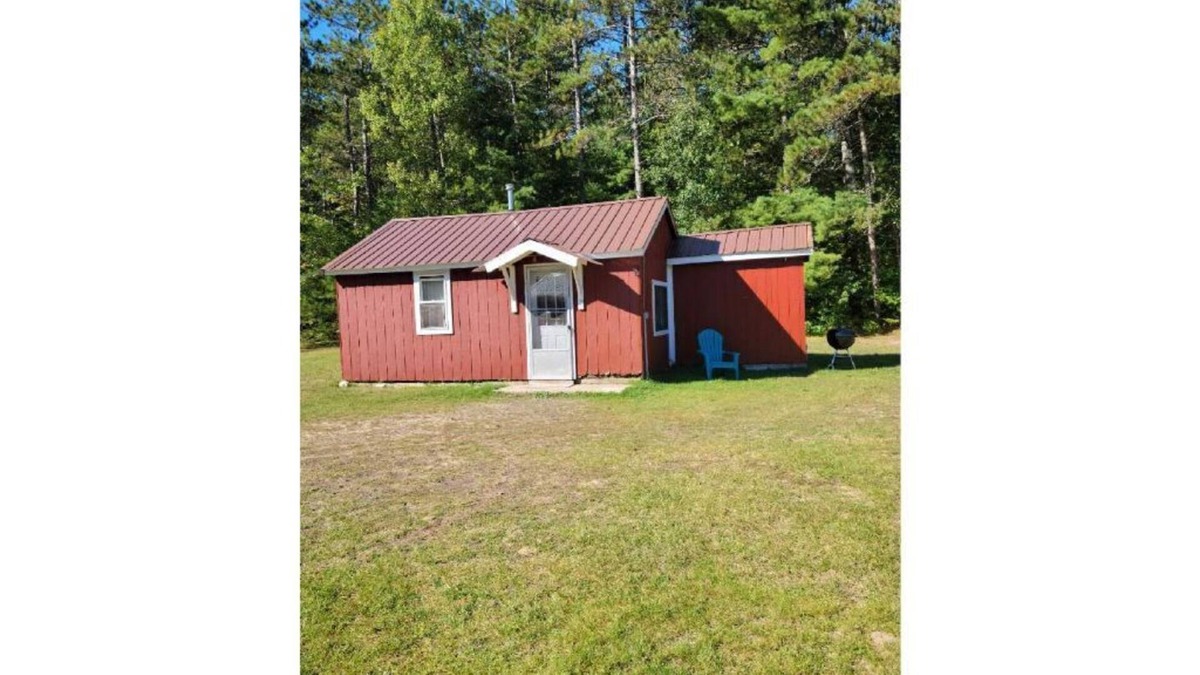 Manistique Cabin | Private Cabin 3 between munising and manistique