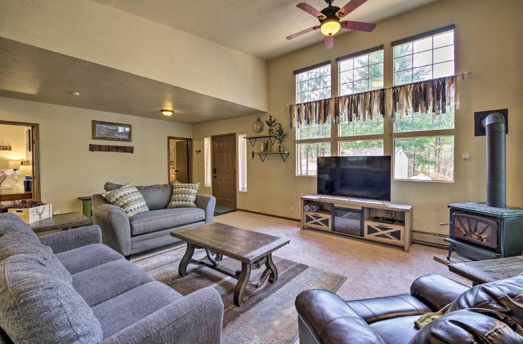 Garden Valley House | Private Cabin, 5-Min Drive to Hot Springs and Golf!