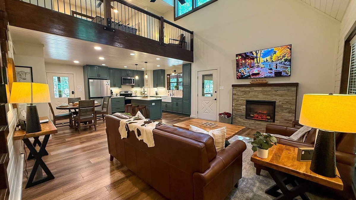 Broken Bow Cabin | Private Cabin on 4 acres + Near Attractions + Private Oversized Porch + Hot Tub