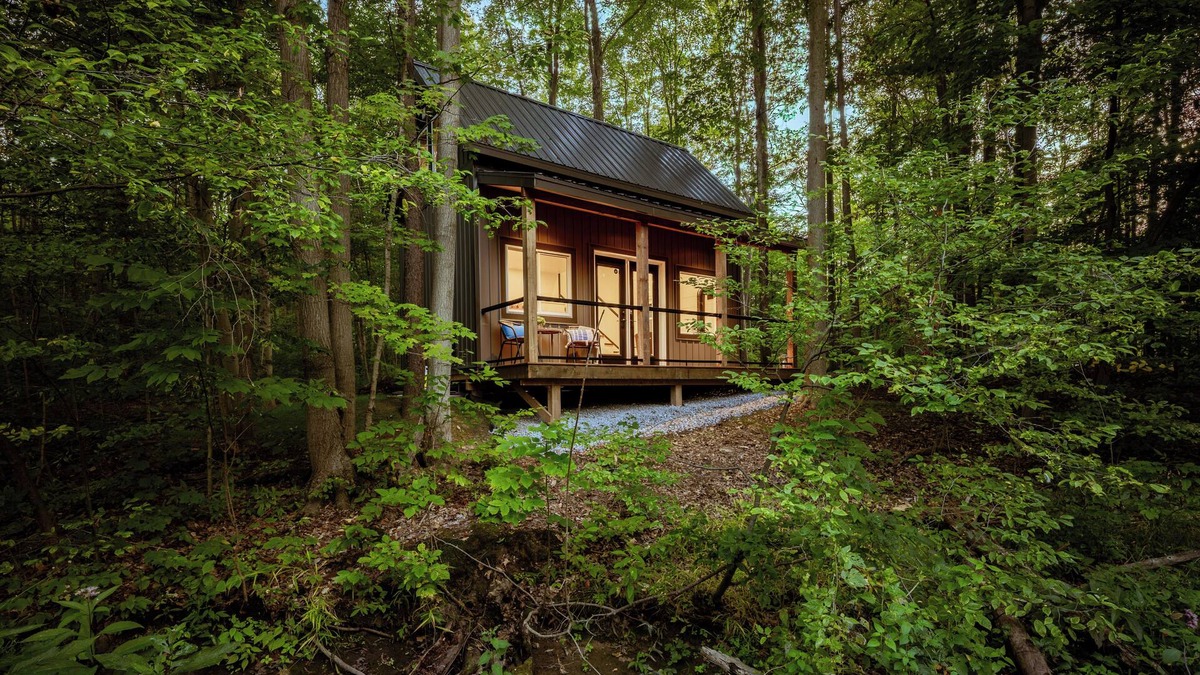 Pelham Cabin | Private Cabin | Refined Woodland Escape | Niagara, ON