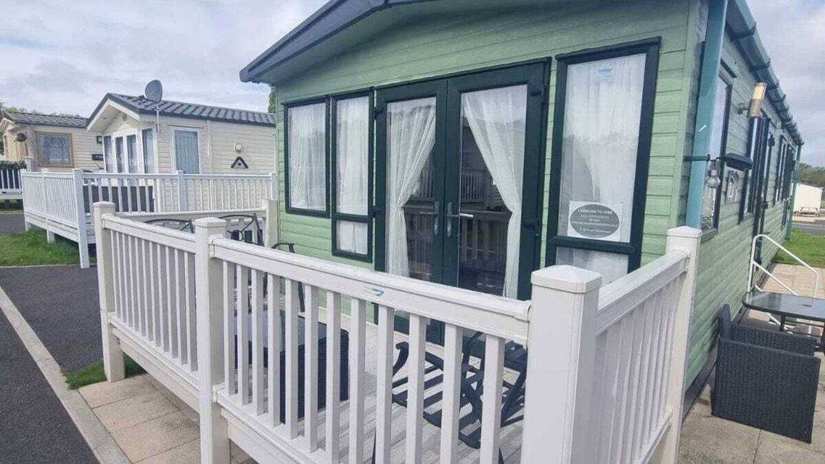 Blackpool House | Private Caravan to Hire - Marton Mere Haven Holiday Village