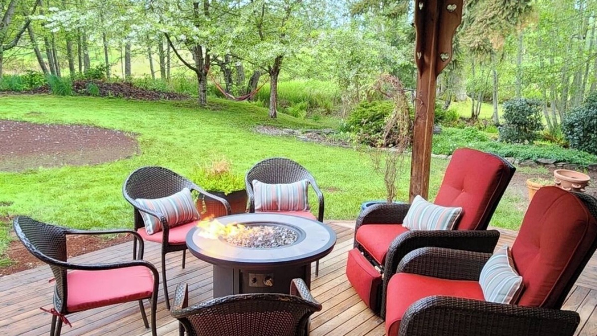 Port Angeles House | Private Central-Located Creekside Olympic National Park Discovery Trail Hot Tub