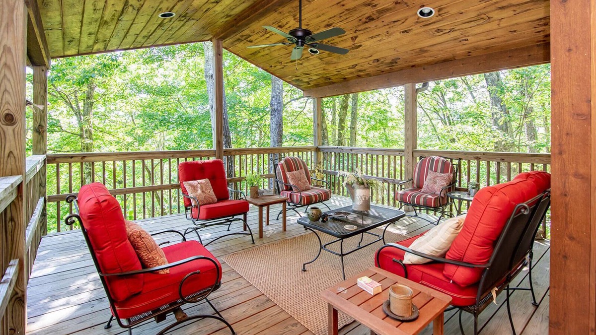 Pisgah Forest Cabin | Private charming Mountainside Cabin near The Pisgah National Forest.