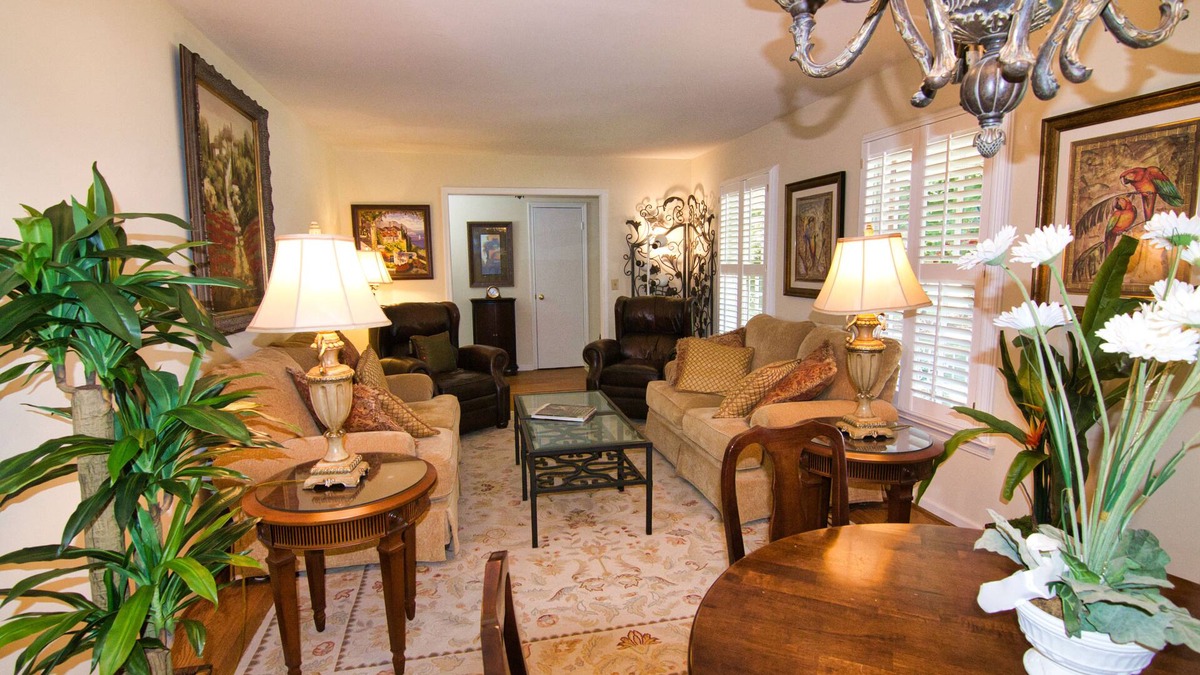 Tucker House | Private charming, stylish retreat in Tucker
