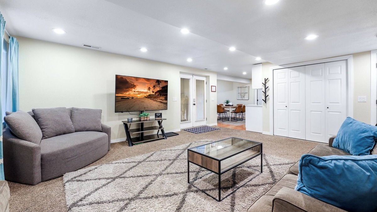 South Jordan House | Private/clean guest suite, bath, kitchen & laundry