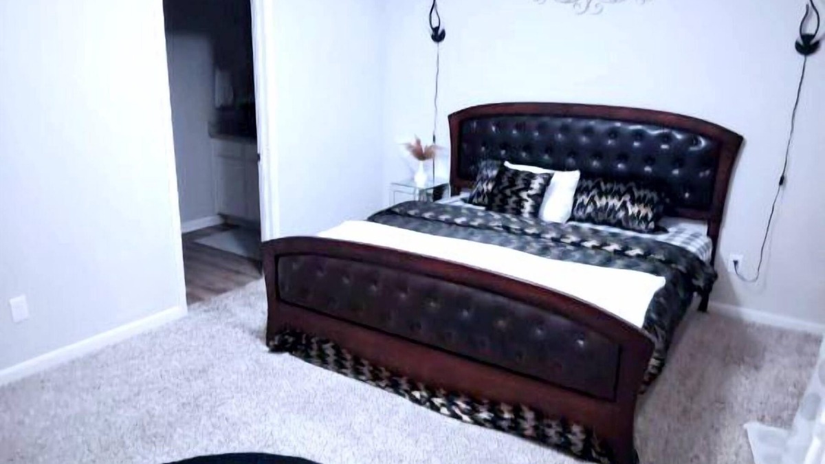 Anna House | Private Clean Quiet Suite in a shared New House in Anna with Private Bathroom