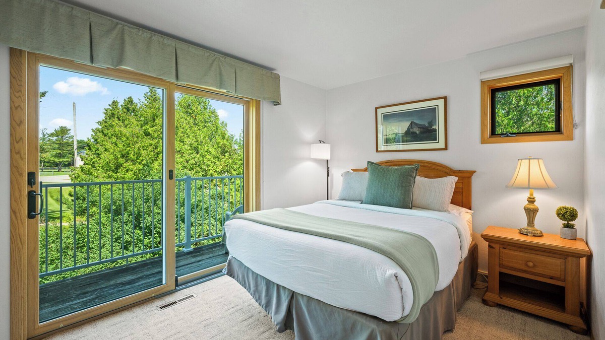 Fish Creek Condo | Private Condo-Walking distance to Downtown Fish Creek