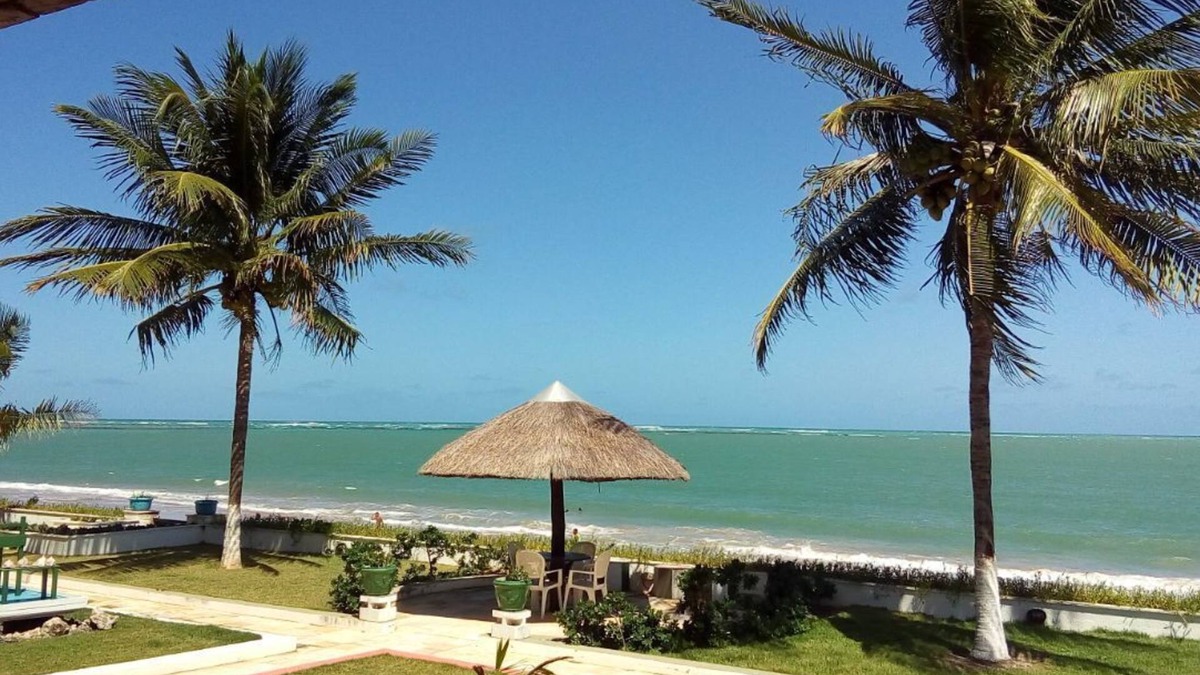 Maceio House | Private condominium comprising 4 independent houses on the Ipioca seafront.