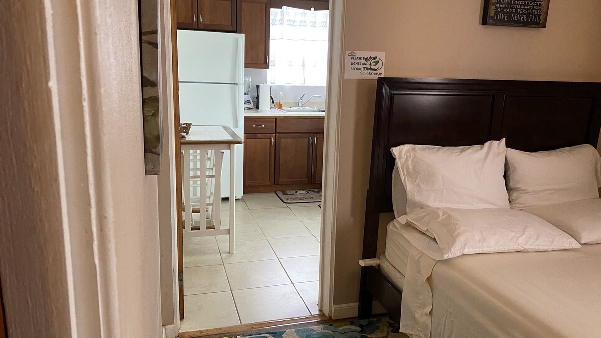 Estate Ruby Apartment | Private & Cozy 1 Bed/1 Bath Apartment
