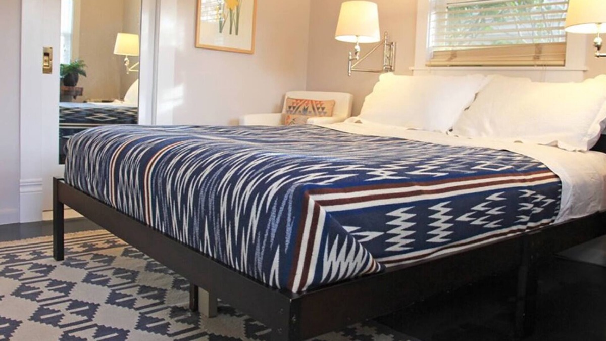 Woodlawn Apartment | Private, cozy, airy garden studio suite, for 1 or 2 guests