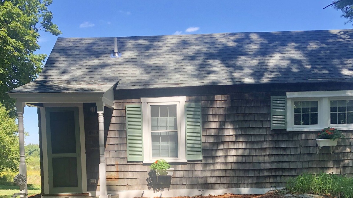 Chester Apartment | Private Cozy Country Cottage on a beautiful apple orchard.