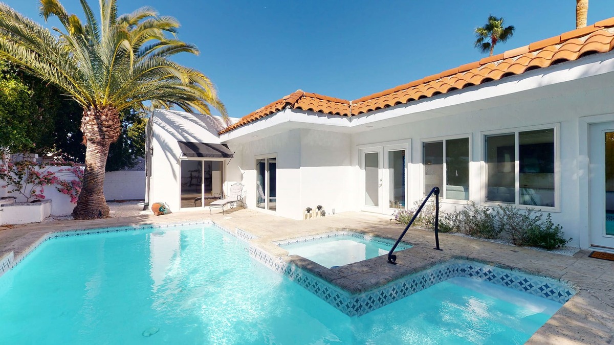 The Mesa House | Private Desert Gem W/Private Pool/Spa, Gourmet Kitchen & More - Dogs OK