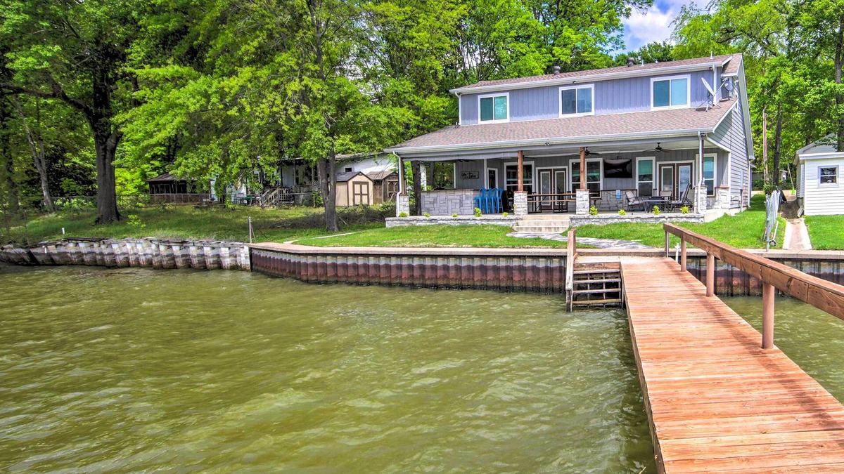 Carolyn Estates House | Private Dock & Boat House: Lakefront Mabank Home