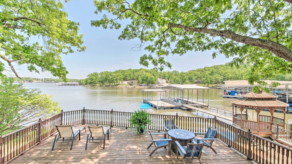 Lake of the Ozarks House | Private Dock: Home on Lake of the Ozarks