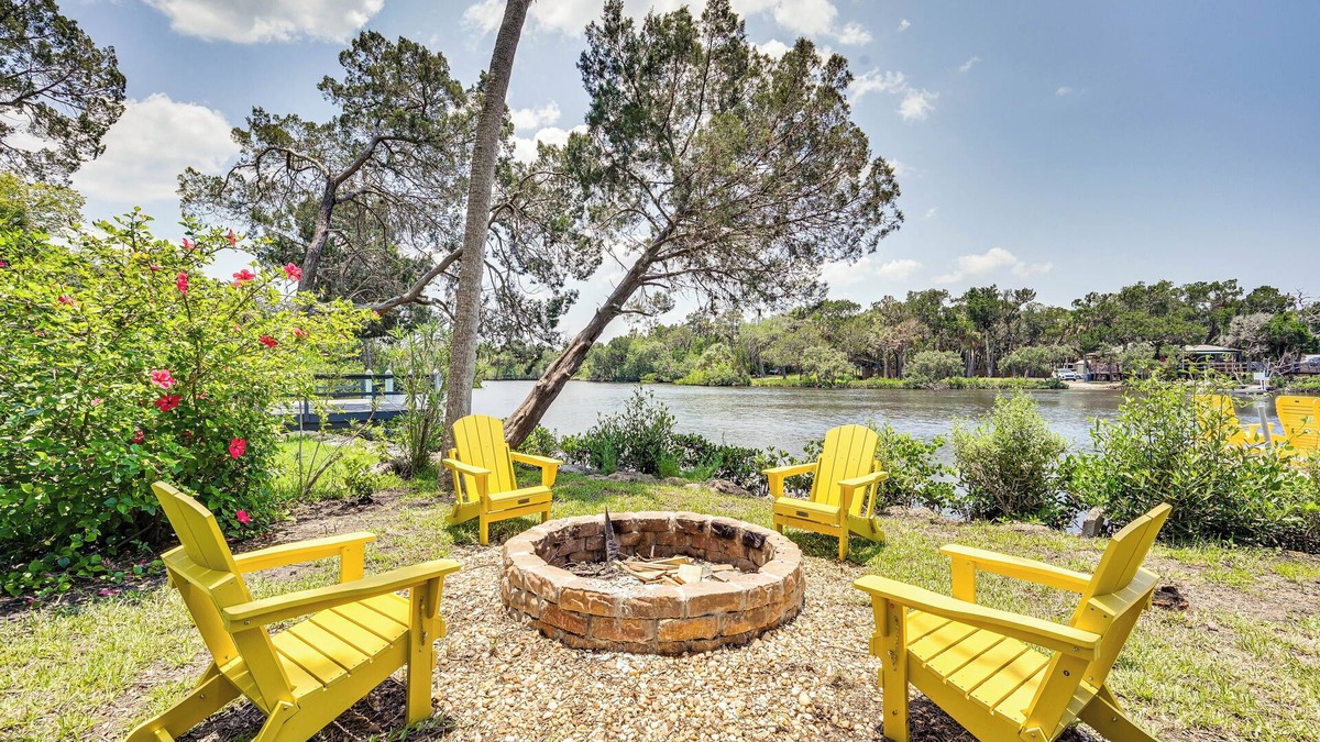 Crystal River House | Private Dock & Kayaks: Crystal River Retreat!