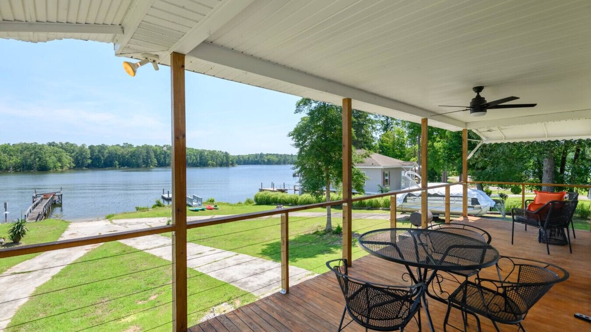 Prosperity House | Private Dock, Plenty of Parking, Lake Toys, and Near Restaurants