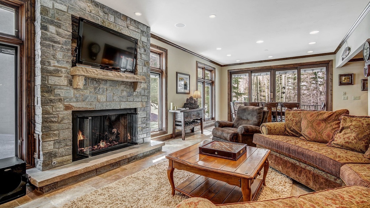 Vail House | ⭐️ Private East Vail Home, OnShuttleRoute, 4 EnSuites, HeatedGarage, EV Charger