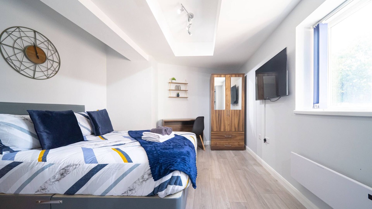 St Helens House | Private Ensuite Room Shared Kitchen St Helen D3