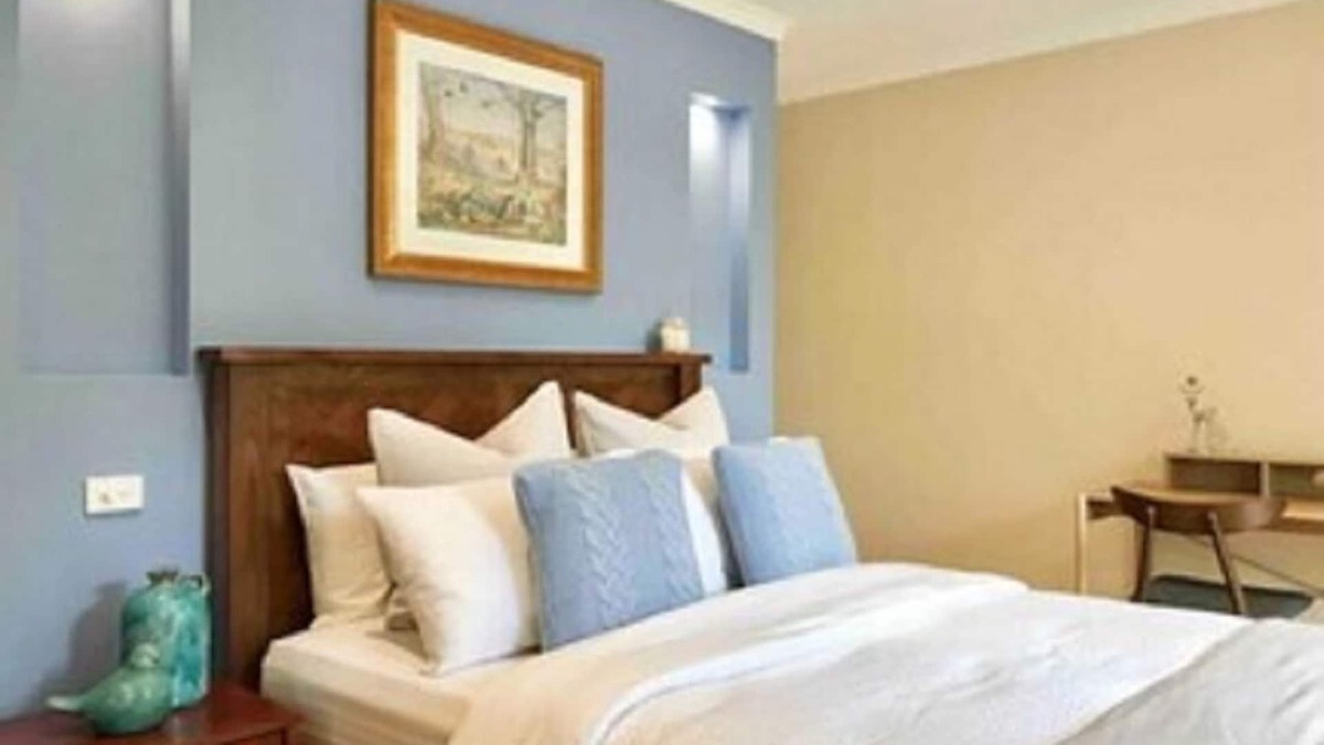 Burwood East House | Private Entrance Beautiful Ensuite w Kitchenette