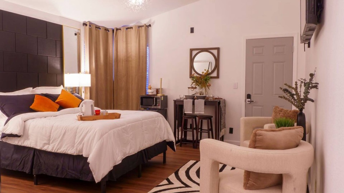 Rio Linda Apartment | Private Entrance Master Suite w/Kitchenette