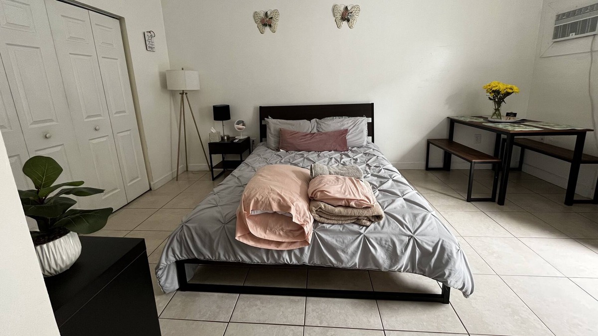 Homestead House | Private Entrance, Pet Friendly