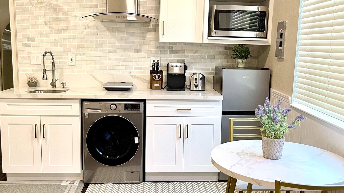 Eastvale House | Private Entry Private Bath/No sharing space