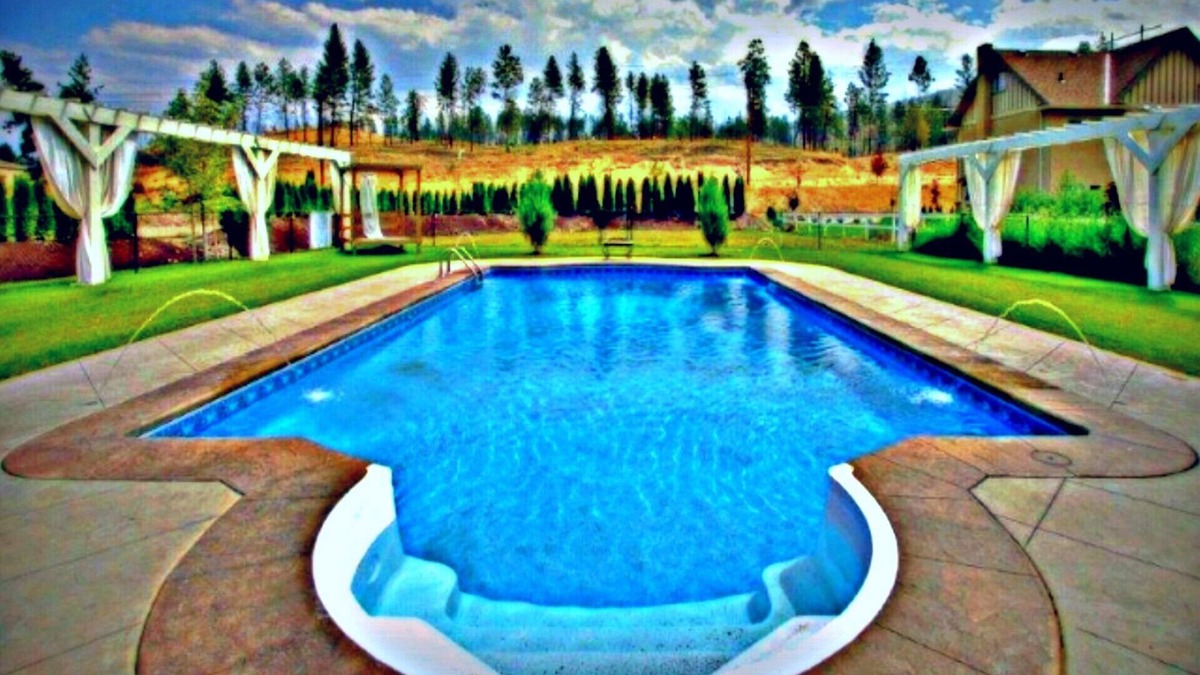 Southwest Mission House | Private Family Home With Saltwater Pool Near Summerhill & CedarCreek Winery