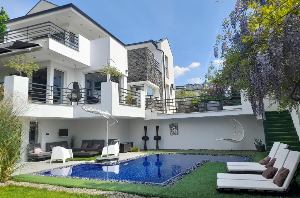 Budaors Villa | Private Family Villa