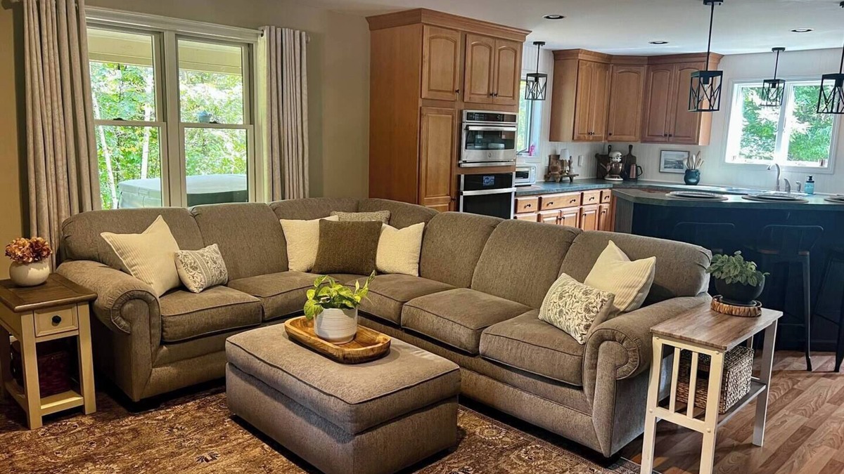 Waterford House | Private Farmhouse Retreat near camps, wedding venues, ski areas