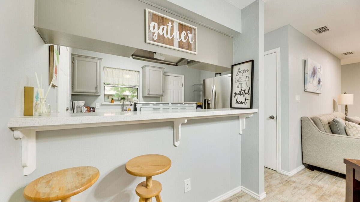San Juan House | Private Fenced Backyard Pet Friendly Grill