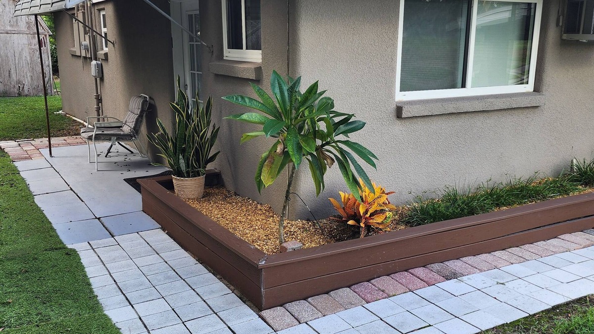 Brandon Apartment | Private Furnished Apartment - Quiet, Safe & More!