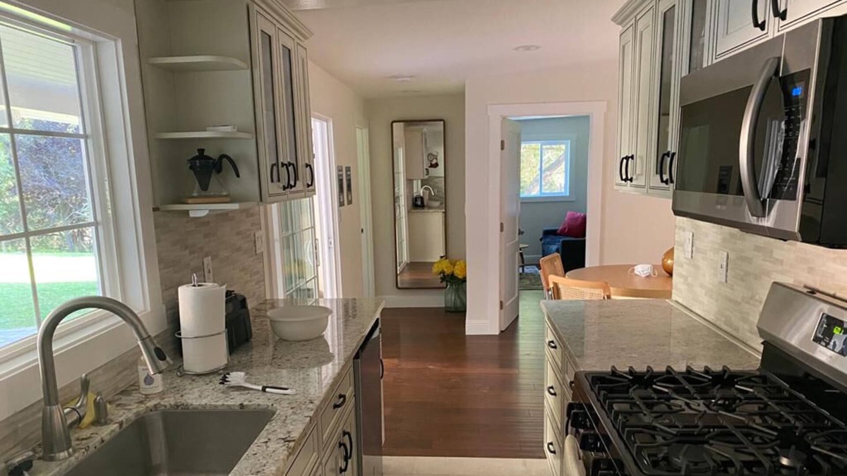 Los Gatos Cottage | Private Garden Cottage