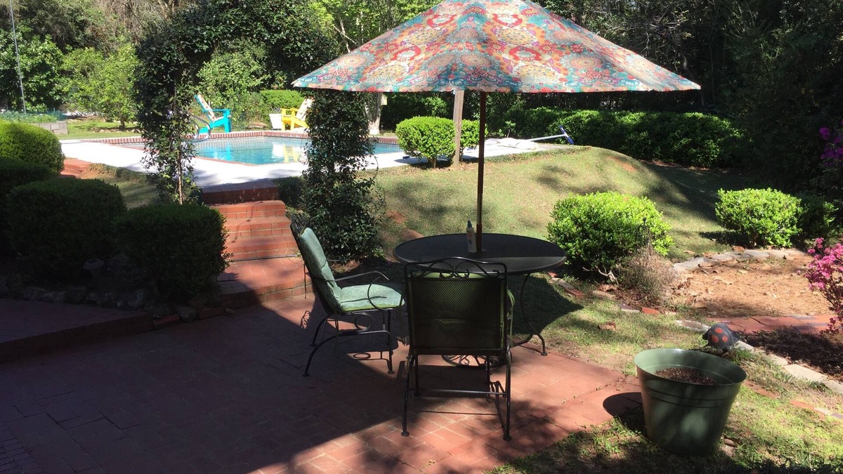 Tallahassee House | Private Garden Guest House with separate entrance near FSU, downtown and TMH.