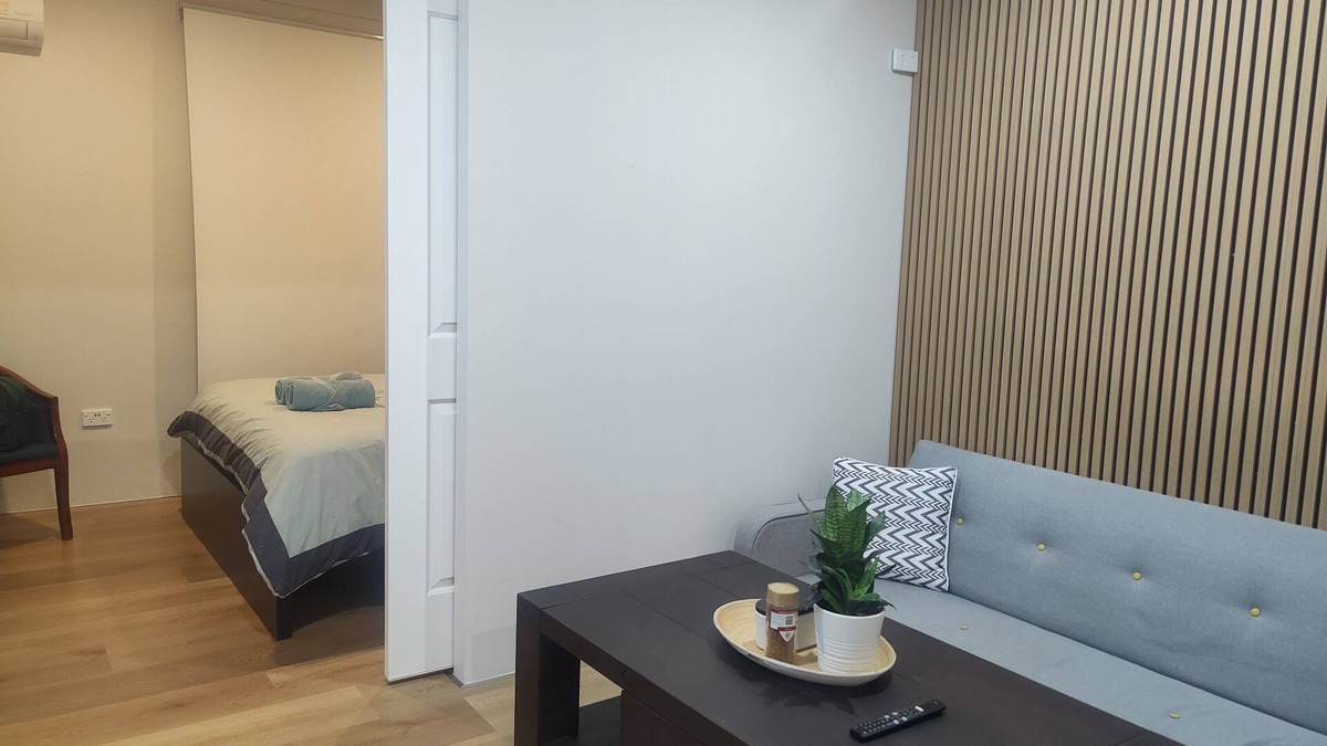 Jamboree Heights Apartment | Private Guest Studio with Ensuite for Long Short Stay