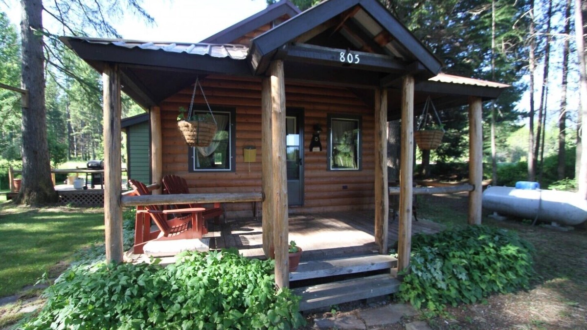 Martin City House | Private Guest House - Ten Minutes to Glacier National Park, Montana