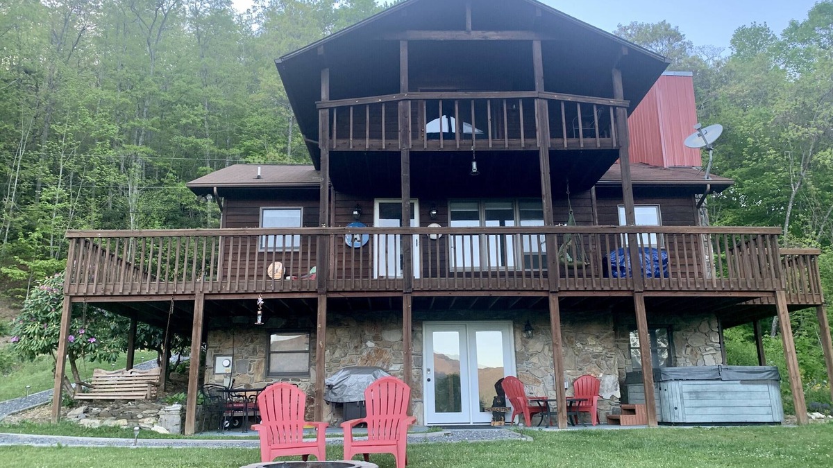 Maggie Valley House | Private Guest Suite