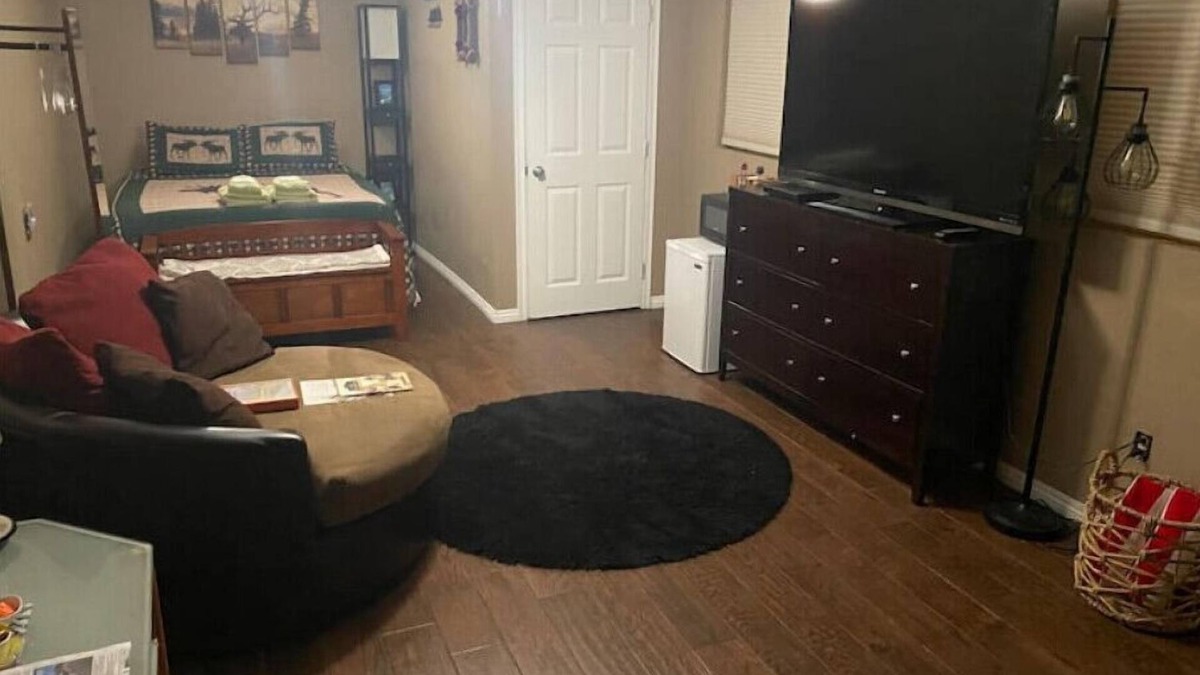 Twin Peaks Apartment | Private Guest Suite with outdoor private patio and Jacuzzi