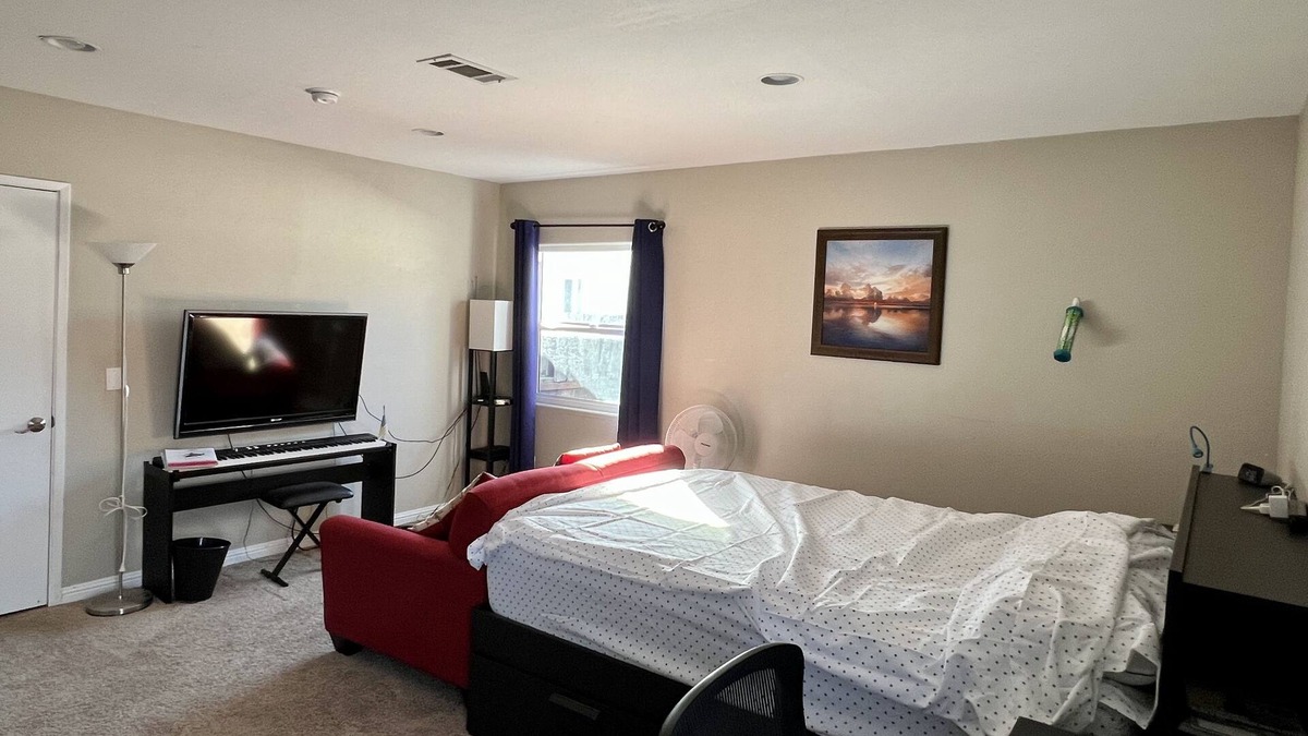 Gardena House | Private Guest Suite with private bath and kitchen near beach, LA downtown