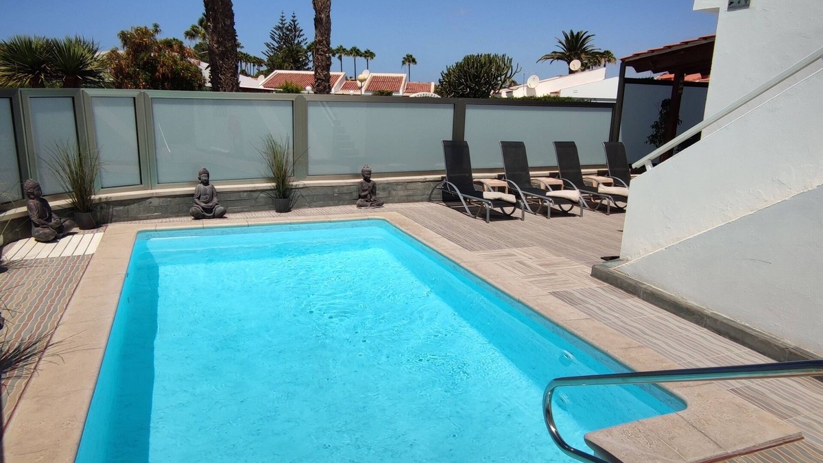 Maspalomas Villa | Private heated pool, free WiFi, close to beach. Ideal for 1 to 8 people.