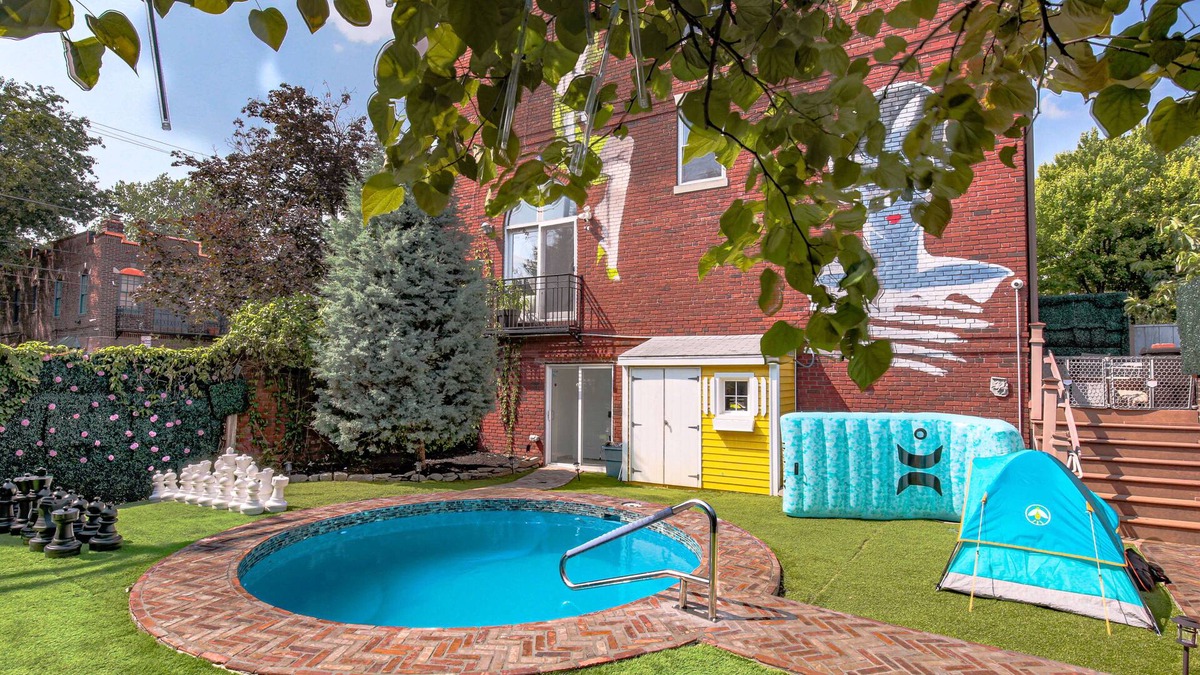 Southwark House | Private Heated Pool with City views and Gym!