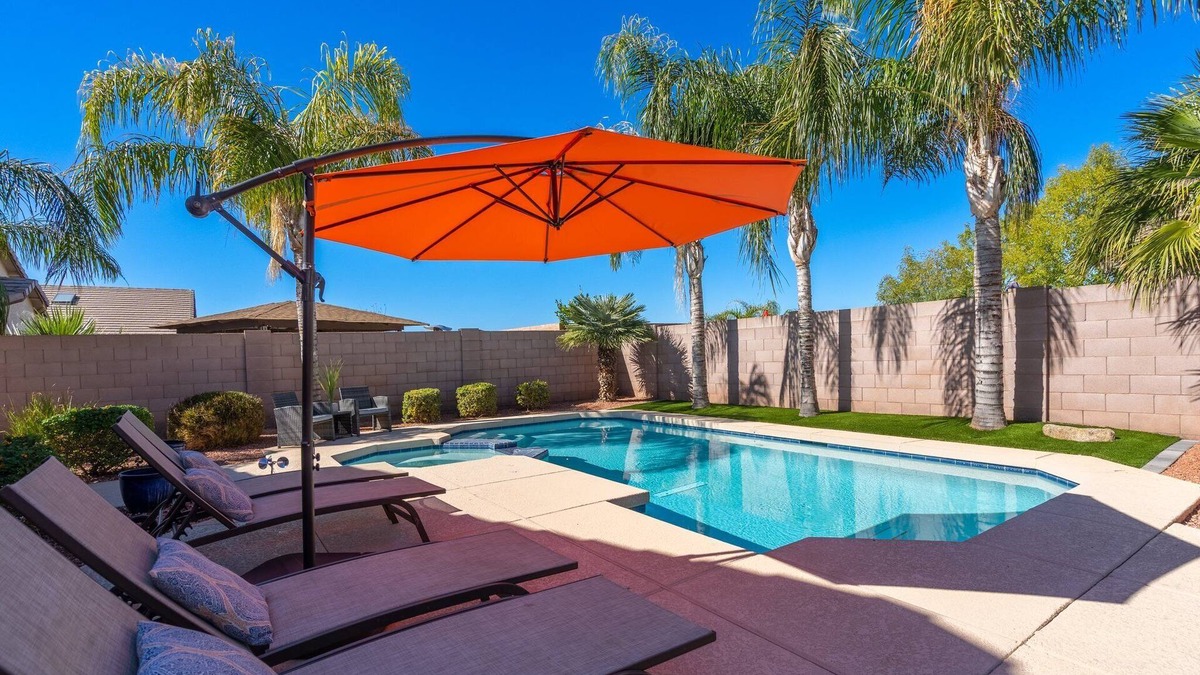 Springfield Lakes Reflection House | Private Heated Pool & Spa - Quiet Neighborhood - Close to Casino & Golf