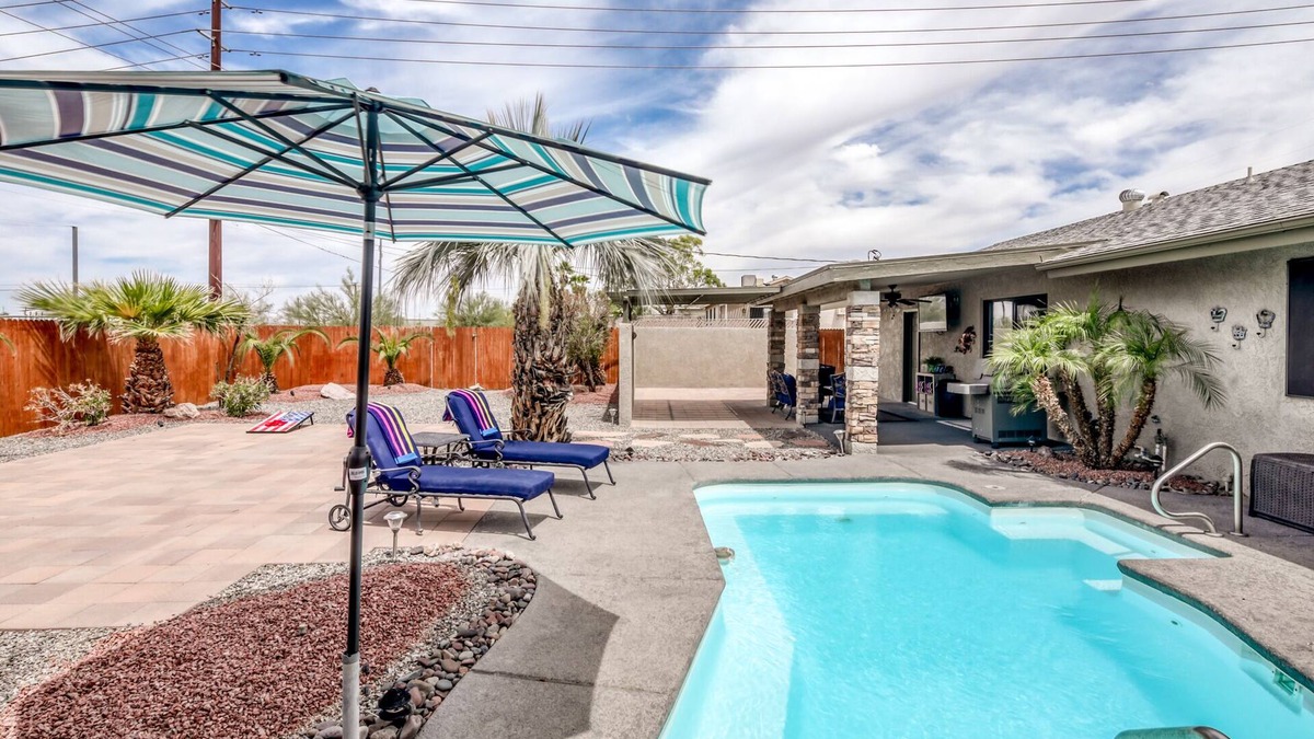 Lake Havasu City House | Private HEATED POOL at the Wine Time Villa!