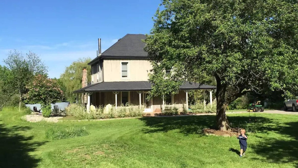 Mono Other | Private Hockley Valley Farmhouse